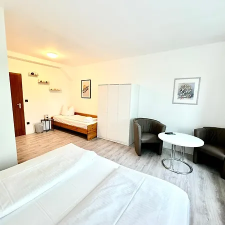 Ruecking Hotel